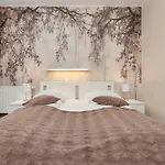 公寓 Family With Garden And Two Parking Spaces In By Renters *