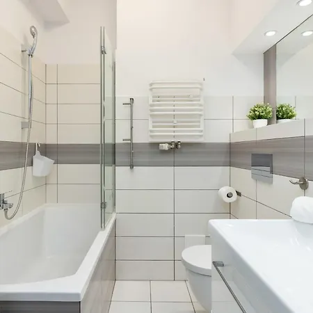 Apartament Family With Garden And Two Parking Spaces In By Renters *