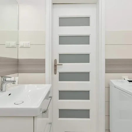 Lejlighed Family With Garden And Two Parking Spaces In By Renters *