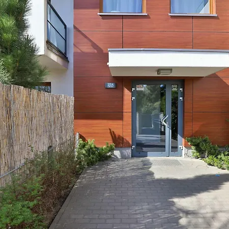 Family With Garden And Two Parking Spaces In By Renters 아파트 *