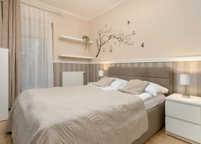 Family With Garden And Two Parking Spaces In By Renters * Danzica