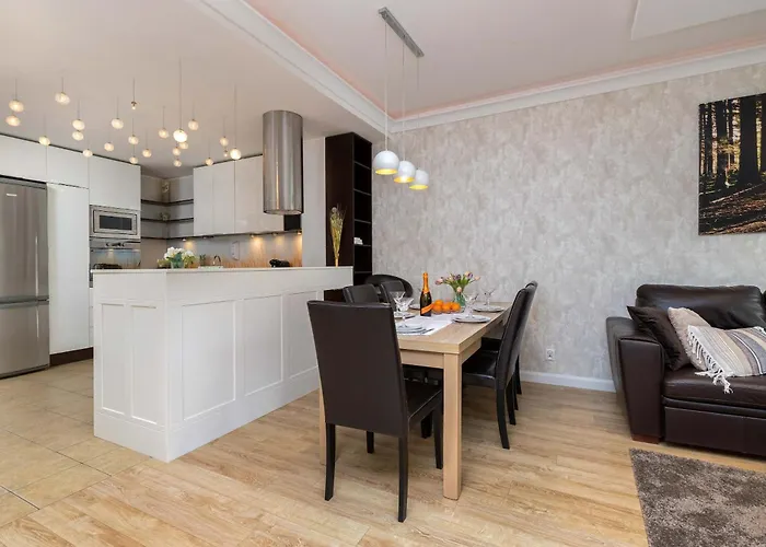 Family With Garden And Two Parking Spaces In By Renters * Danzica