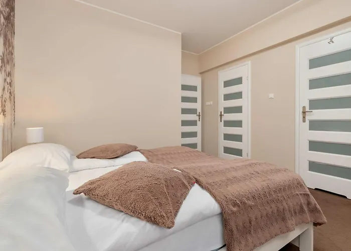 Family With Garden And Two Parking Spaces In By Renters * Danzica