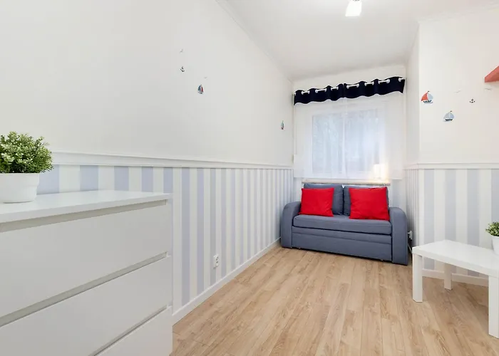 Family With Garden And Two Parking Spaces In By Renters * Danzica