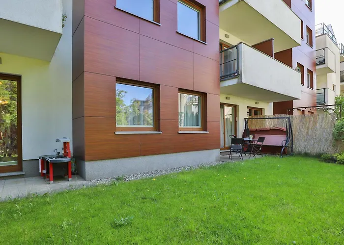 Family With Garden And Two Parking Spaces In By Renters Appartamento