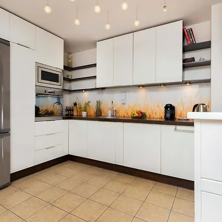 Family With Garden And Two Parking Spaces In By Renters Apartamento *