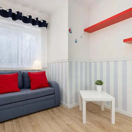 Family With Garden And Two Parking Spaces In By Renters *