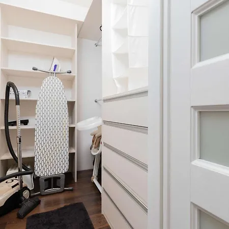 Apartamento Family With Garden And Two Parking Spaces In By Renters
